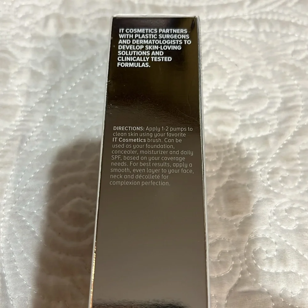 IT Color correcting full coverage cream in‎ Rich, new
